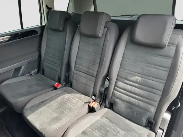 VW TOURAN (9/17)