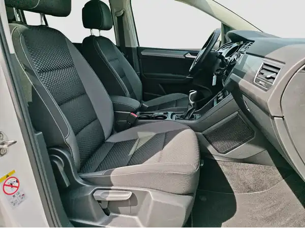 VW TOURAN (14/16)