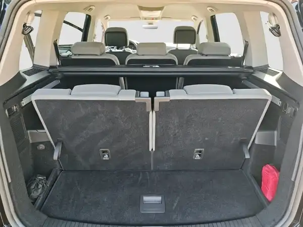 VW TOURAN (13/16)