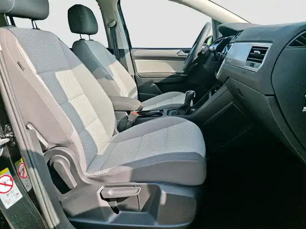 VW TOURAN (14/16)