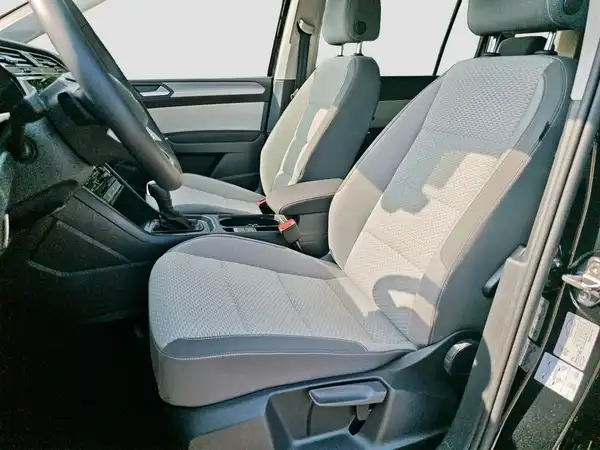 VW TOURAN (8/16)