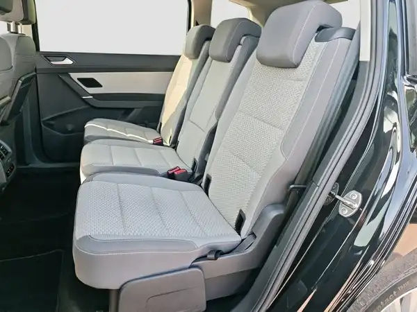 VW TOURAN (9/16)