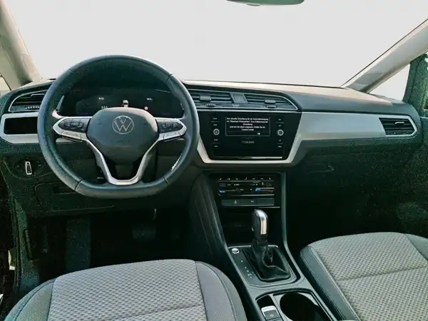 VW TOURAN (10/16)