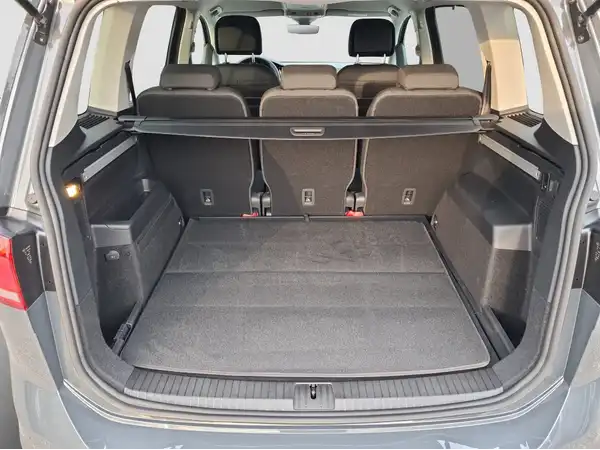 VW TOURAN (13/16)