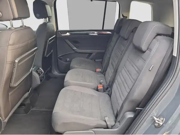 VW TOURAN (9/16)