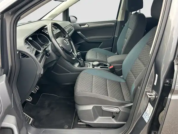 VW TOURAN (8/16)