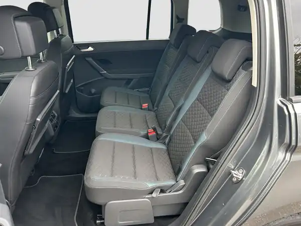 VW TOURAN (9/16)