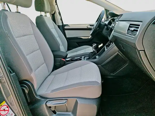VW TOURAN (14/16)