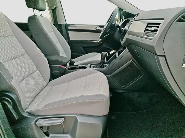 VW TOURAN (14/16)