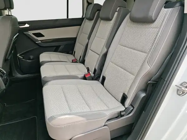 VW TOURAN (9/16)