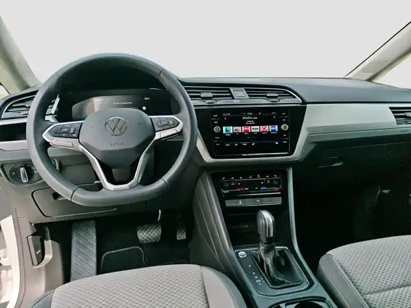 VW TOURAN (10/16)