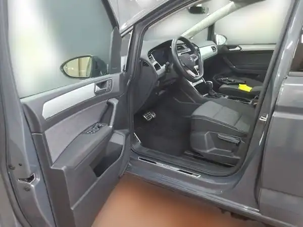 VW TOURAN (5/9)