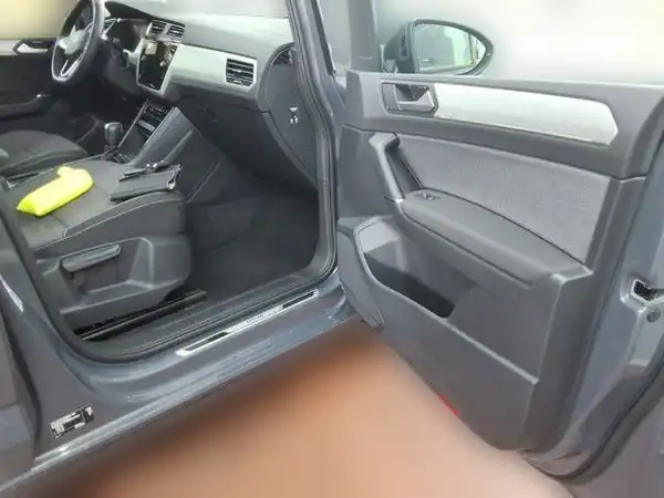VW TOURAN (7/9)