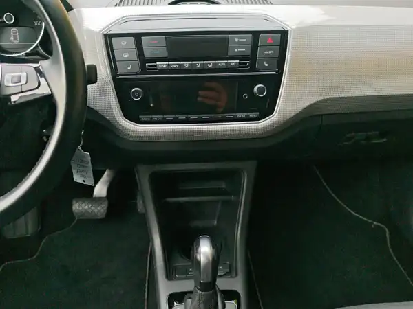 VW UP! (12/13)