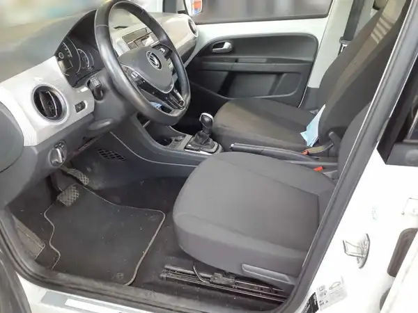 VW UP! (6/9)