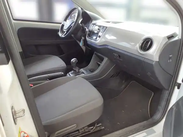 VW UP! (7/9)