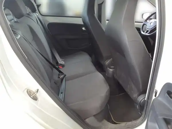 VW UP! (8/9)