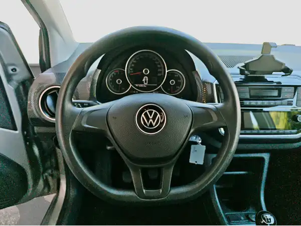 VW UP! (11/16)