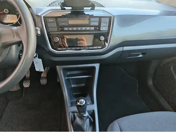 VW UP! (12/16)