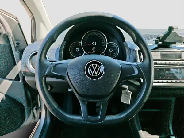 VW UP! (11/16)