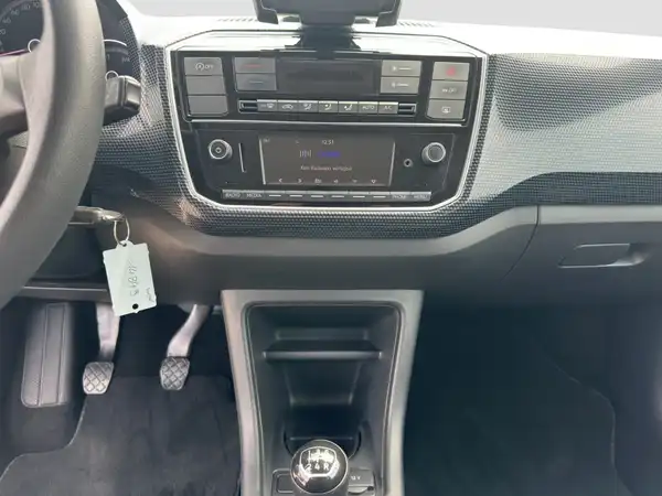 VW UP! (12/16)