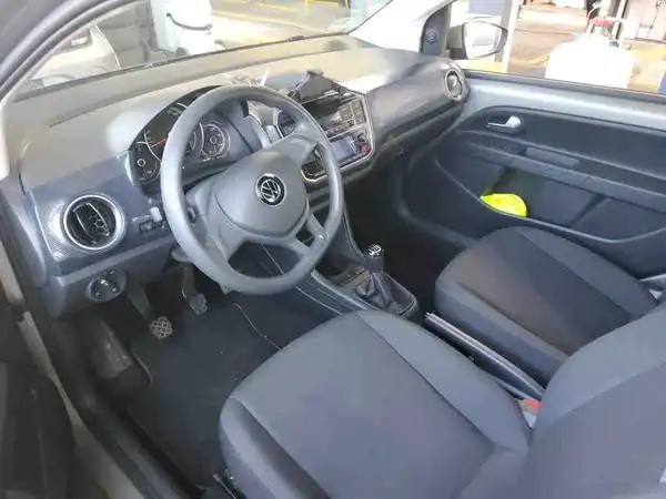 VW UP! (4/4)