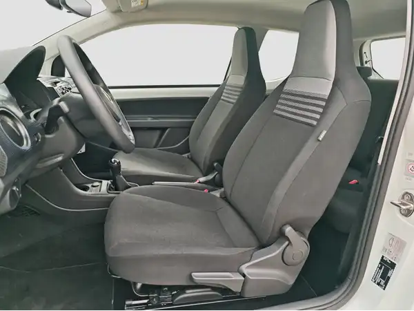 VW UP! (8/16)