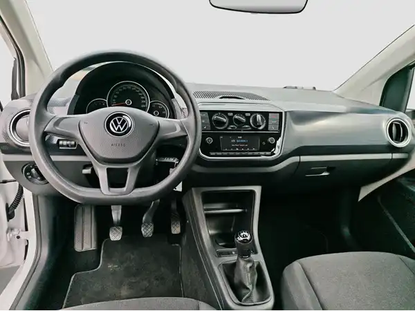 VW UP! (10/16)