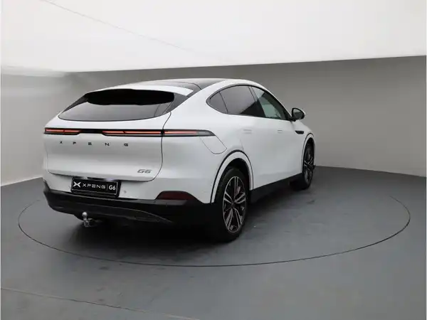 XPENG G6 (6/27)