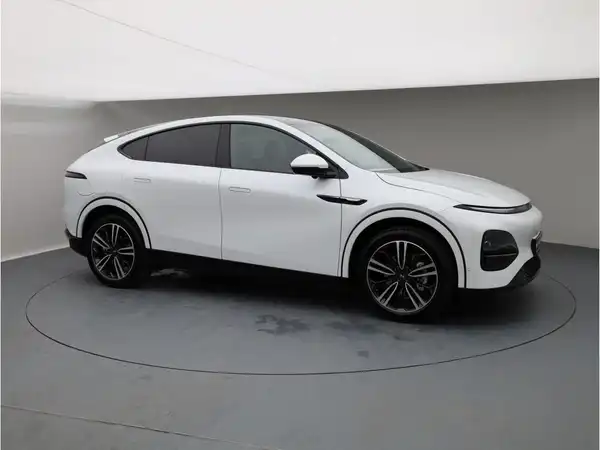 XPENG G6 (8/27)