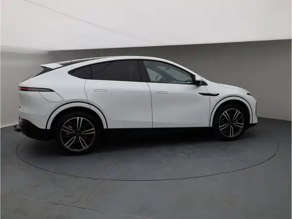 XPENG G6 (7/27)