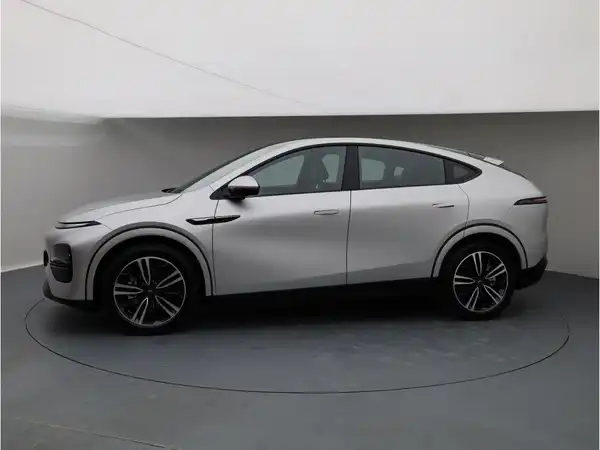 XPENG G6 (3/27)