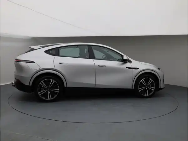 XPENG G6 (7/27)