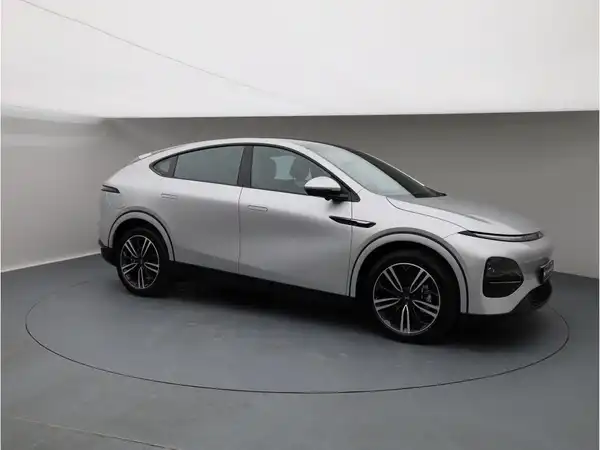 XPENG G6 (8/27)