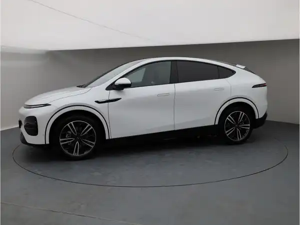 XPENG G6 (3/27)
