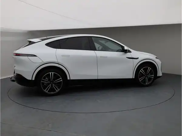 XPENG G6 (7/27)