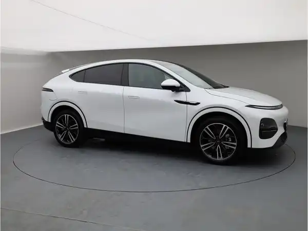 XPENG G6 (8/27)