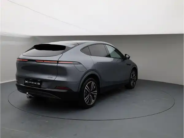 XPENG G6 (6/12)