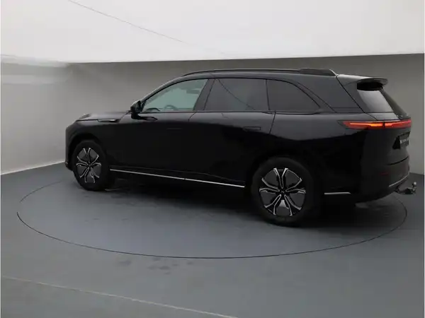 XPENG G9 (4/28)